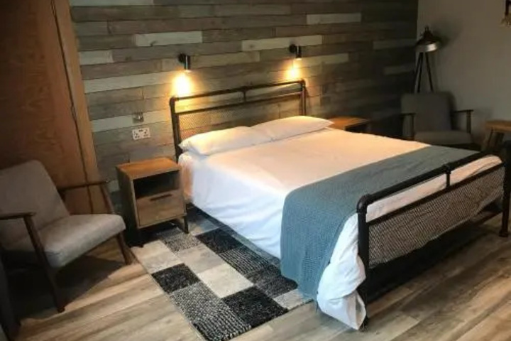 Room 3 of 22