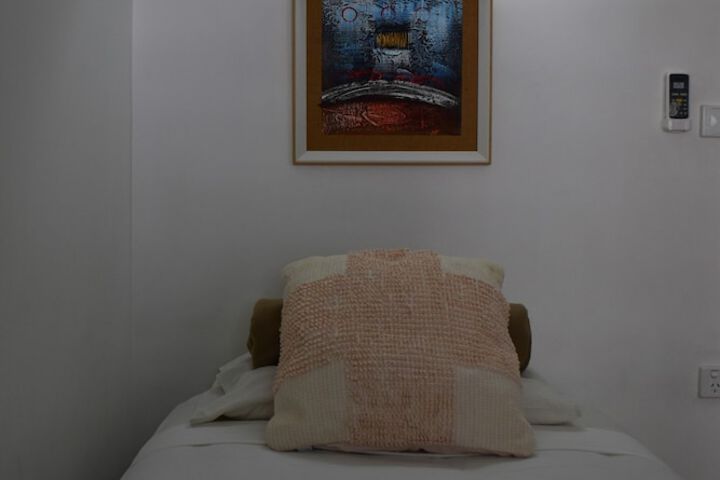 Room 6 of 92
