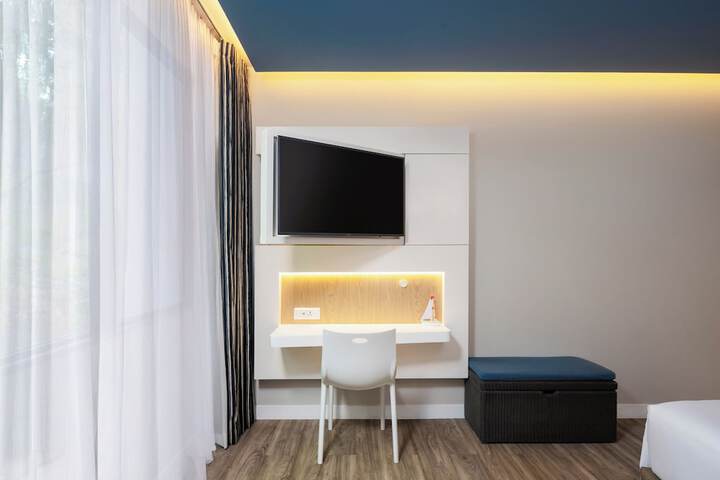 Room 60 of 175