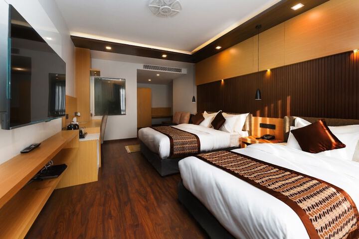 Room 4 of 25