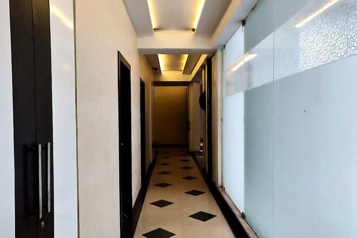 Ballroom/Hall 63 of 68