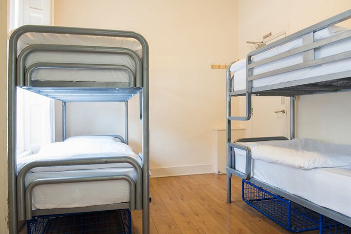 Room 25 of 54