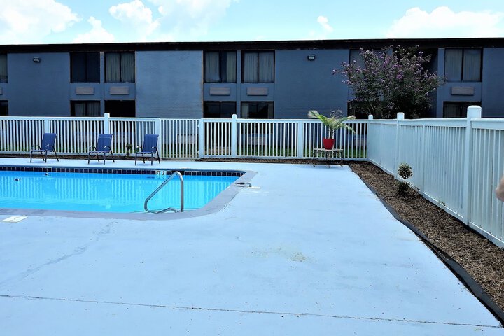 Pool 51 of 75