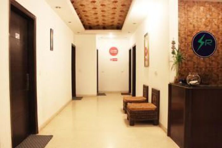 Ballroom/Hall 13 of 16