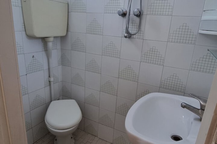 Room 7 of 7
