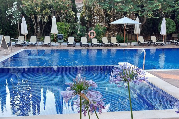 Pool 33 of 59