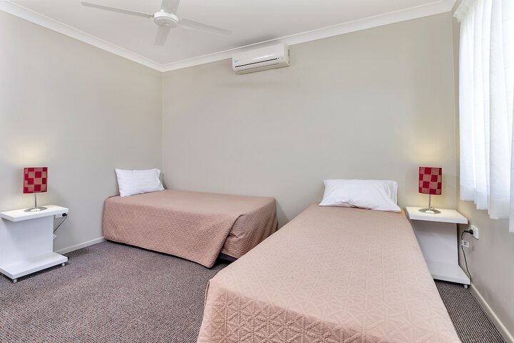 Room 4 of 49