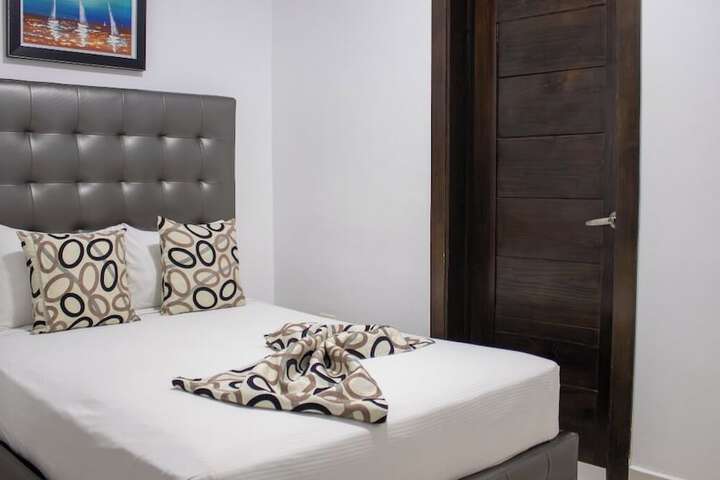 Room 2 of 16