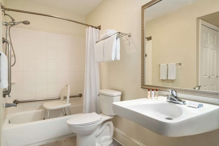 1 King Bed Studio Suite (5 of 12)