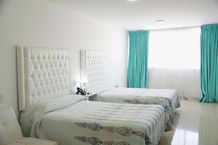 Room 30 of 161