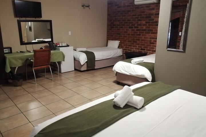 Room 17 of 105