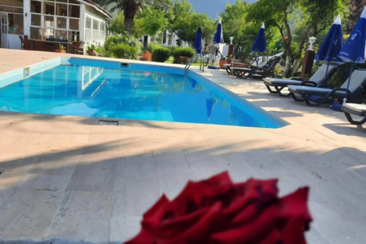 Pool 9 of 16