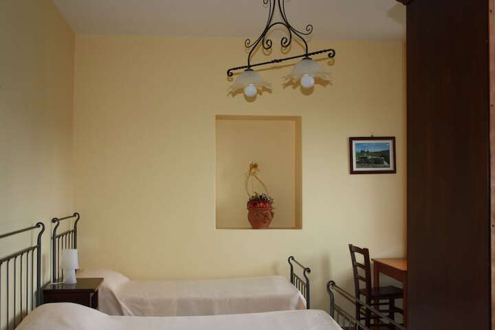 Room 6 of 48