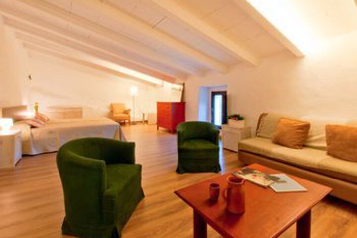Room 10 of 38