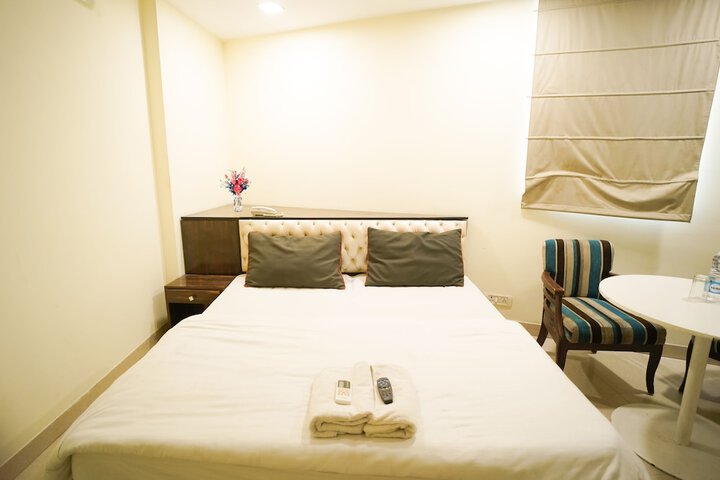 Room 16 of 24