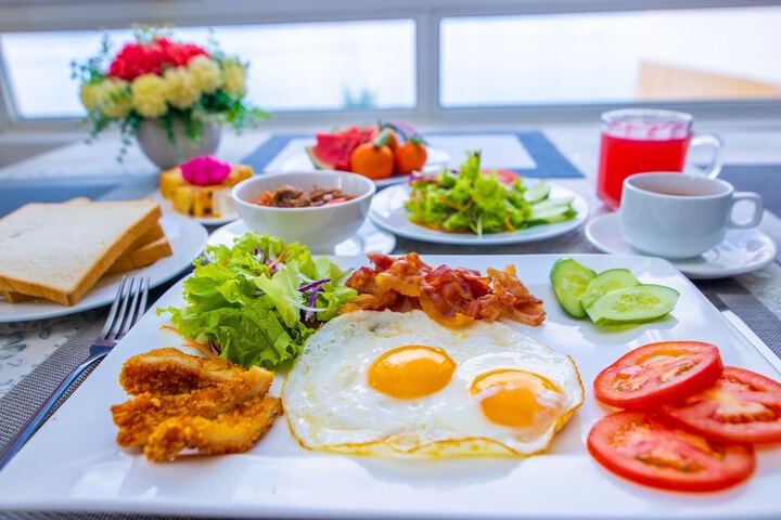 Breakfast/Coffee Service 26 of 39