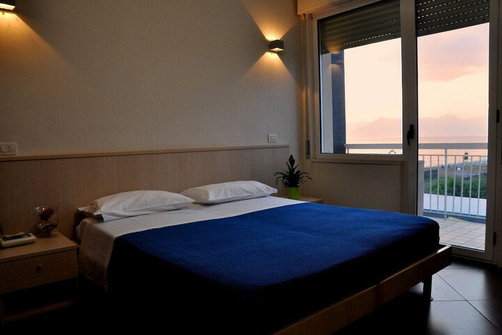 Room 6 of 57