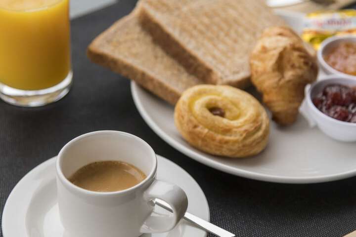 Breakfast/Coffee Service 86 of 108