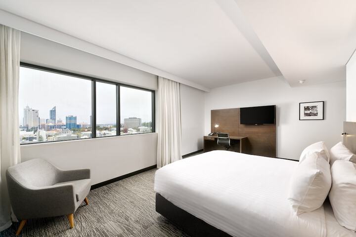 Room 18 of 99