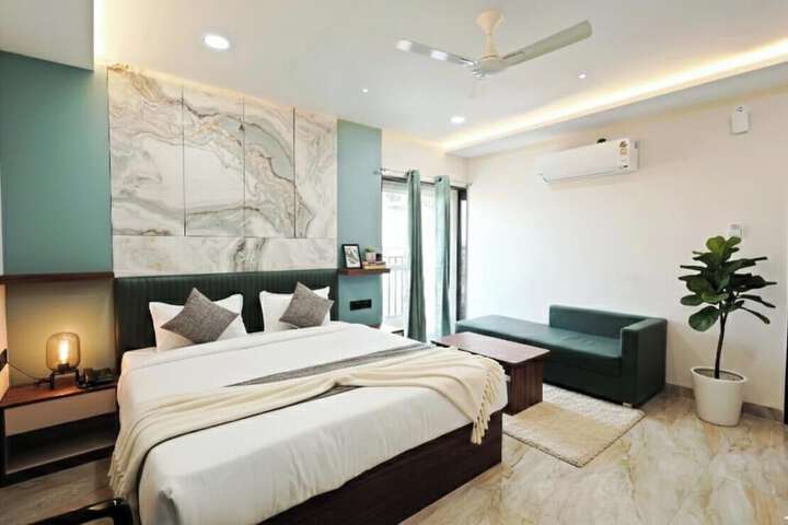Room 17 of 42