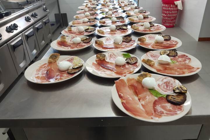Dining 56 of 81