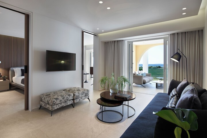 Room 35 of 245