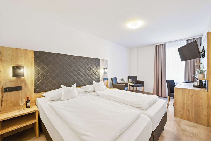 Room 21 of 38