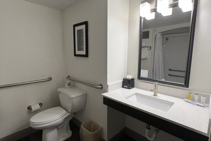 2 Double Beds Hearing Accessible Room (7 of 12)