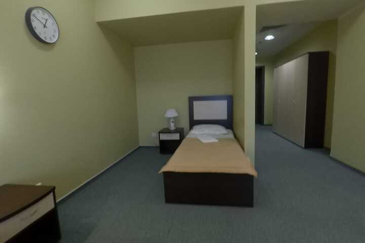 Room 9 of 50