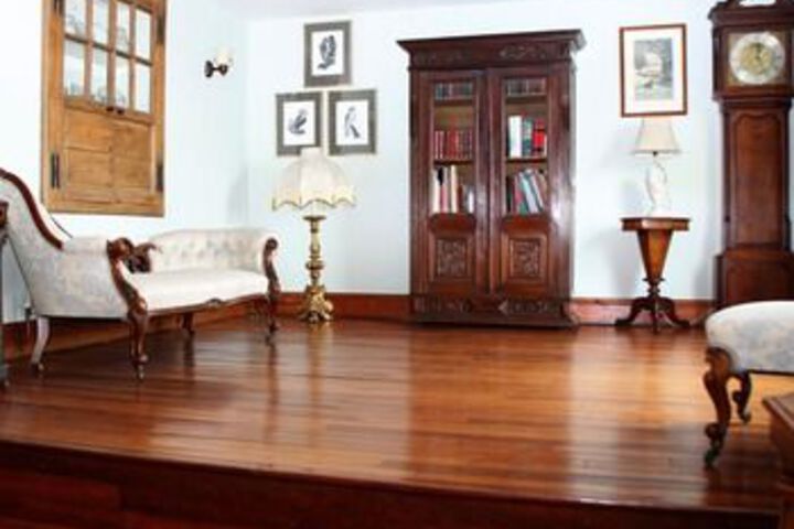 Lounge 18 of 20