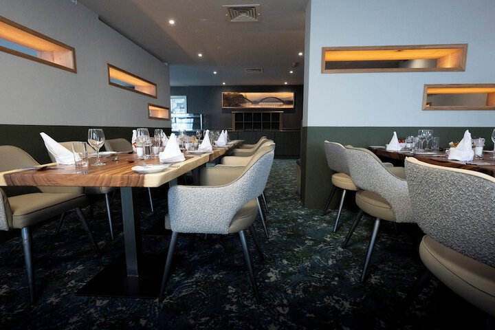 Dining 14 of 16