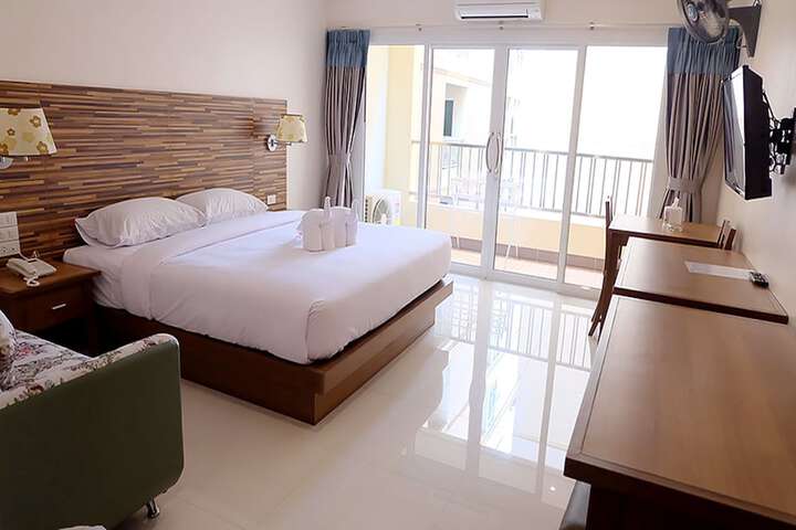 Room 3 of 44