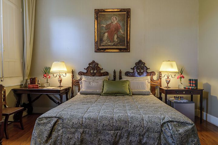 Room 30 of 48