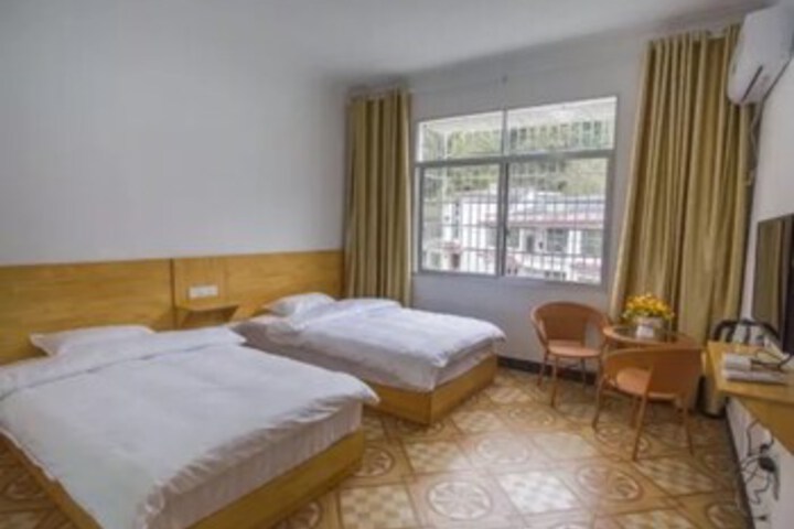 Room 15 of 21