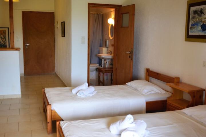 Room 5 of 61