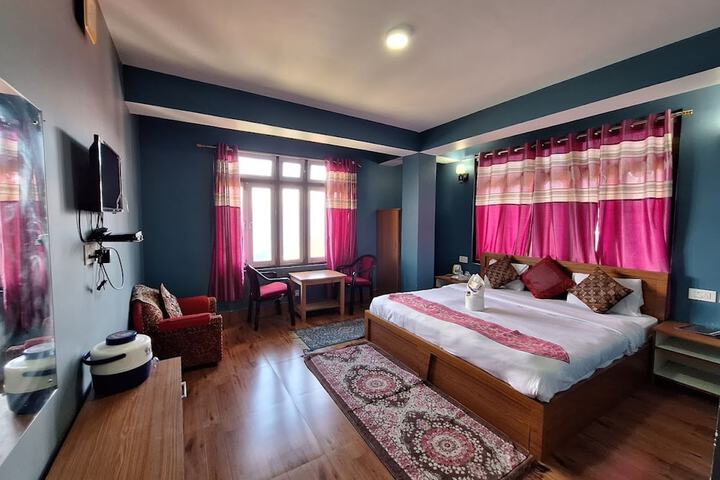 Room 13 of 21