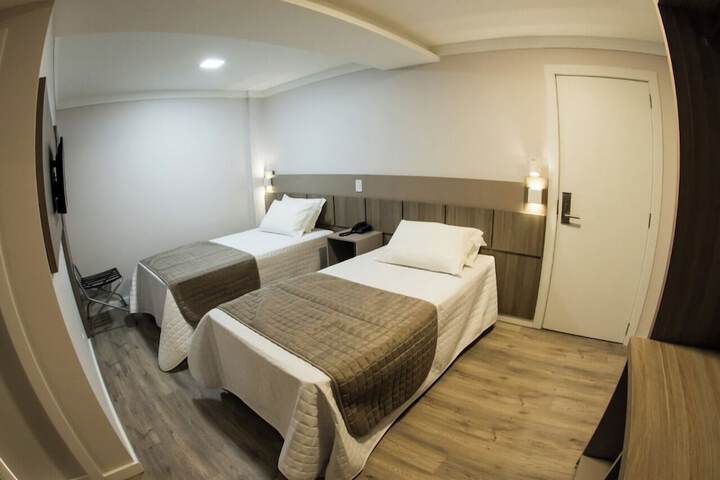 Room 11 of 34