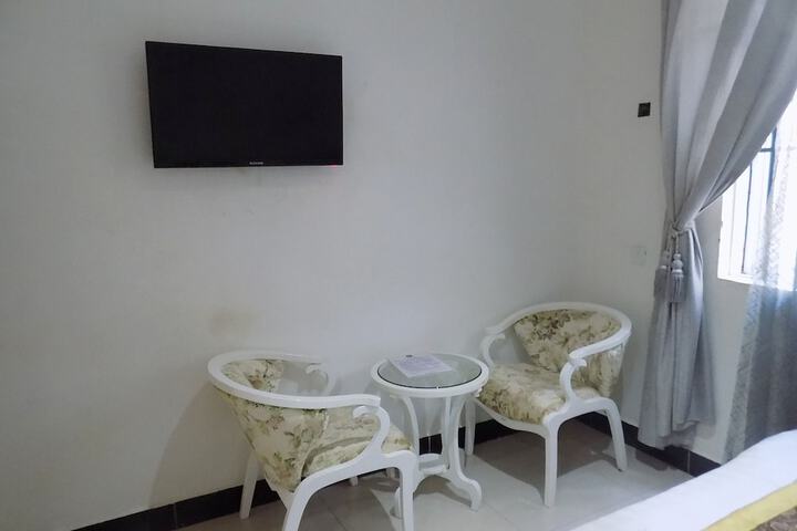 Room 13 of 37