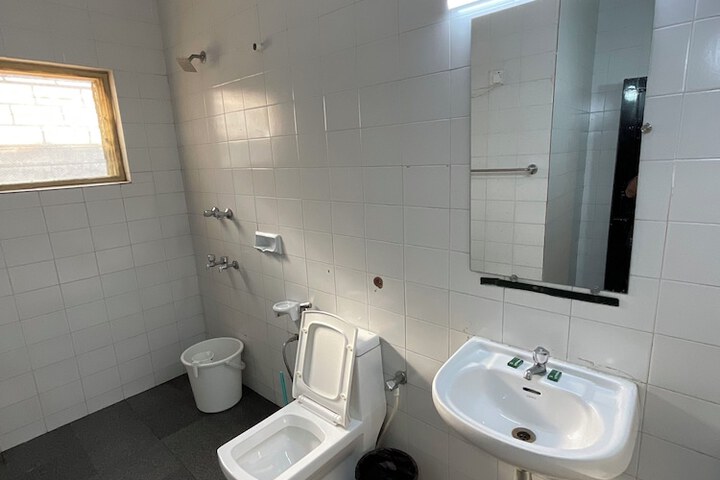 Room 95 of 160
