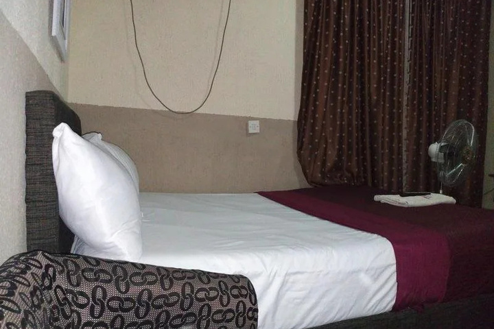 ASHOSH HOTEL FELELE RAB