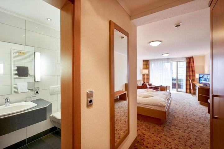 Room 18 of 65