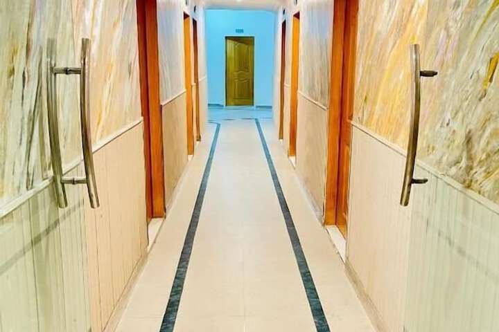 Ballroom/Hall 22 of 25