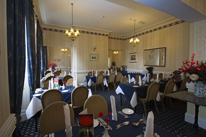 Dining 60 of 74