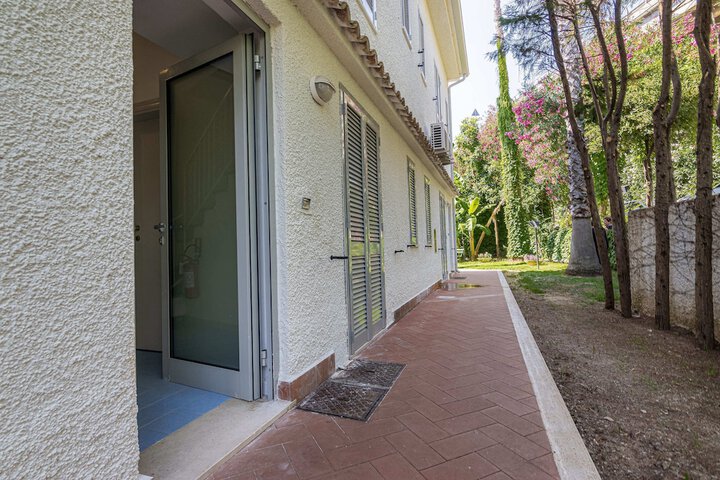 Terrace/Patio 107 of 108