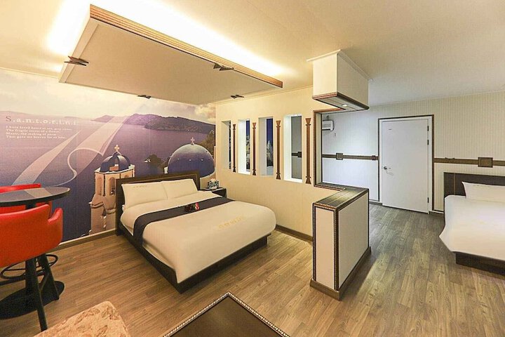 Room 36 of 54