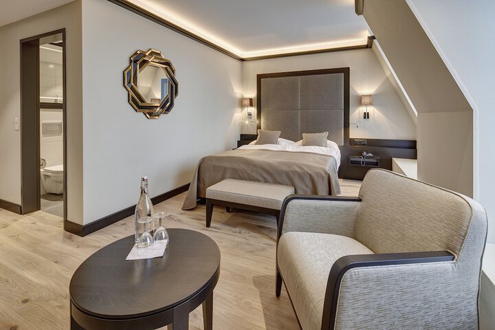 Room 32 of 146
