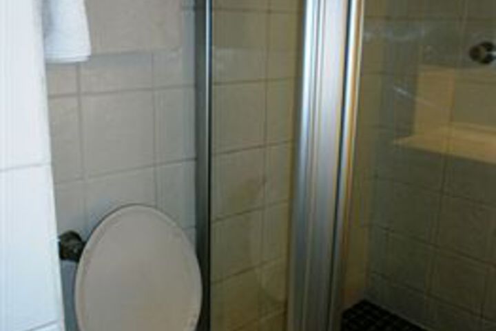 Room 3 of 101