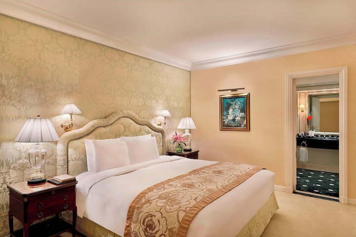 Room 18 of 160