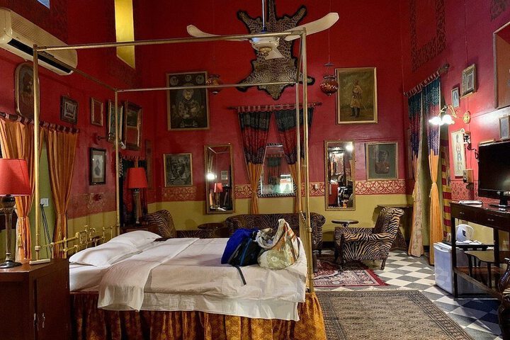 Room 3 of 25