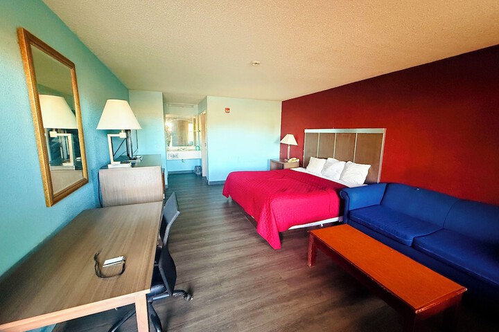 Room 5 of 11